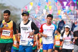BIB: 40748, 45731, 41147
                            <button type="button" onclick="openModal(9922338)" class="btn btn-primary btn-sm float-right btn-popup" data-toggle="modal" data-target=".modal-high-quality">
                        <i class="fas fa-shopping-cart"></i> Add to Cart
                    </button>
                                            <button type="button" onclick="isThisMe(9922338, true)" class="btn btn-success btn-sm float-right btn-popup btn-isme hidden" data-toggle="tooltip" data-placement="bottom" title="นี่คือรูปของคุณใช่ไหม คลิกที่นี่เพื่อเอาเข้าอัลบั้ม">
                        <i class="fas fa-plus"></i> Add to album
                    </button>
                    <button type="button" onclick="isThisMe(9922338, false)" class="btn btn-warning btn-sm float-right btn-popup btn-isnotme hidden">
                        <i class="fas fa-ban"></i> Remove from album
                    </button>
